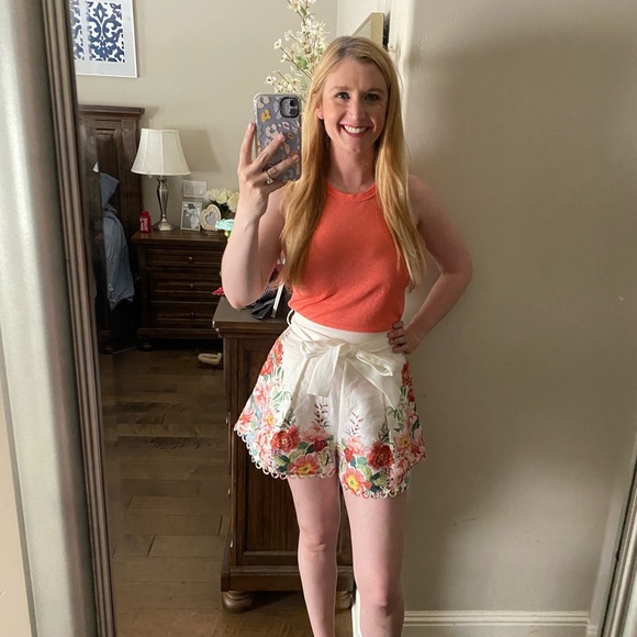 Meet your Posher, Caitlin - Picture 3 of 8